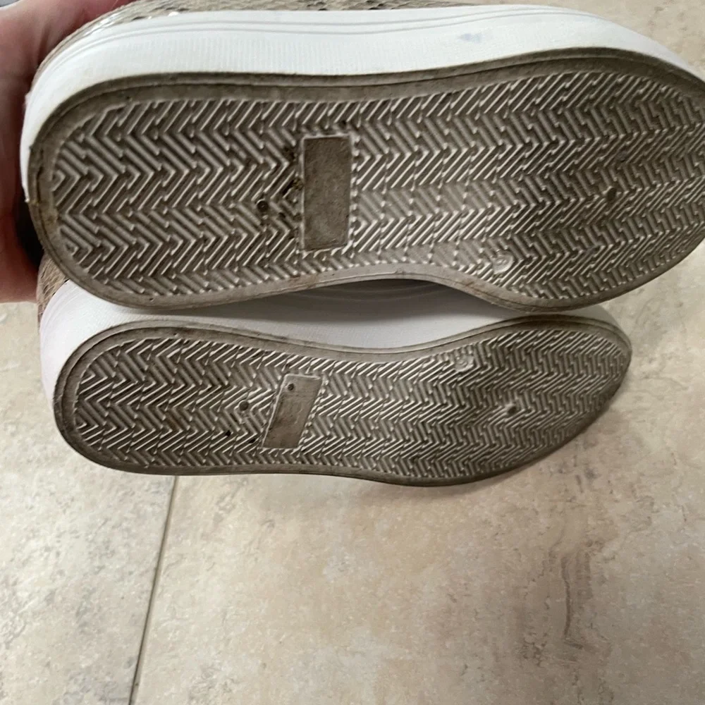 Fashion Nova Oh So Darling Sneakers in Snake Print. Size 6